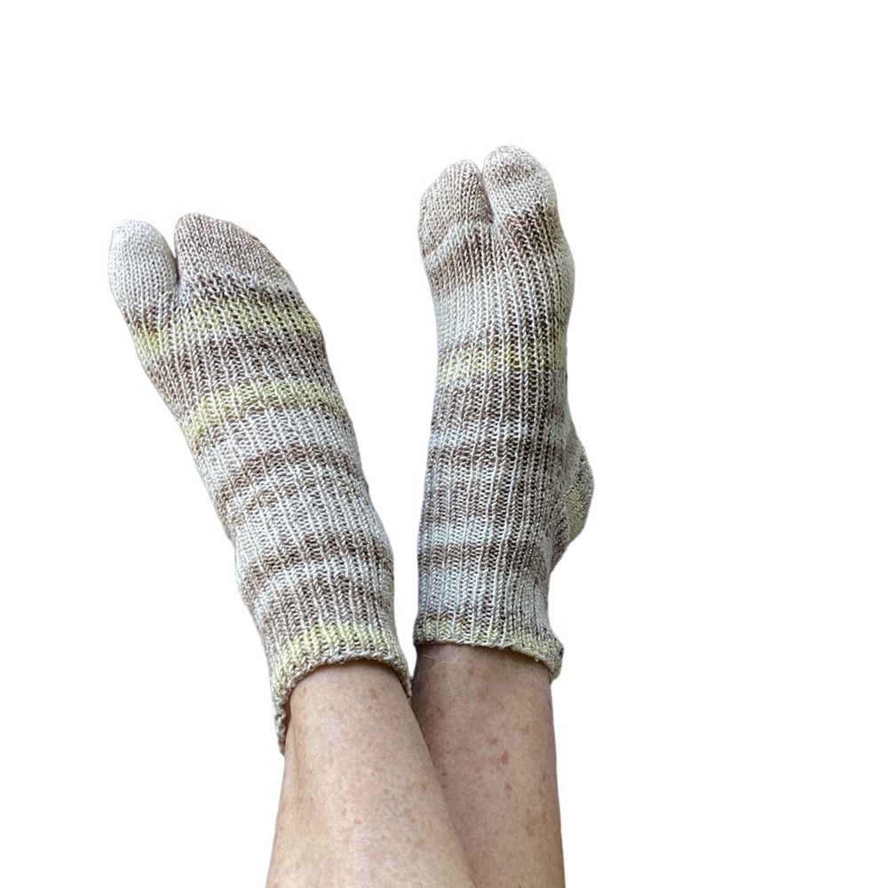 Socks Hand Crafted Ankle Flip Flop Tan Cream Silver Tan Knit Boho Eclectic - Picture 6 of 16